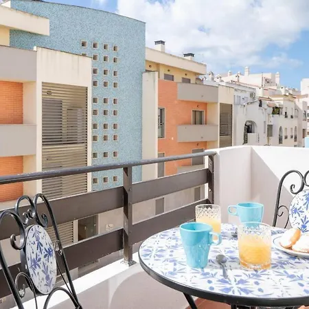 Casa Oliveira - Sunny 2-bed Retreat Steps From The Apartman