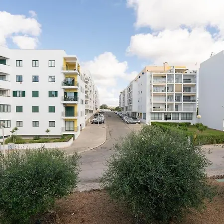 Apartman Casa Oliveira - Sunny 2-bed Retreat Steps From The Armação de Pêra
