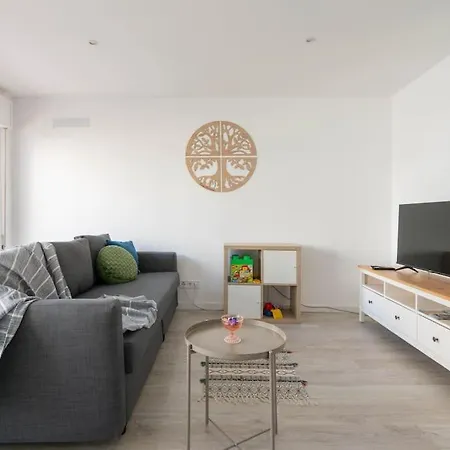 Casa Oliveira - Sunny 2-bed Retreat Steps From The Apartman
