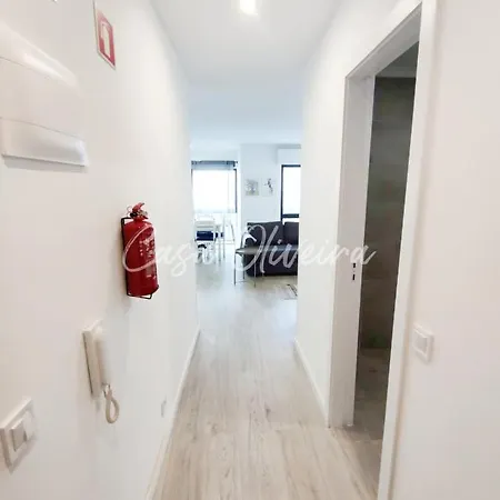 Casa Oliveira - Sunny 2-bed Retreat Steps From The Appartamento *