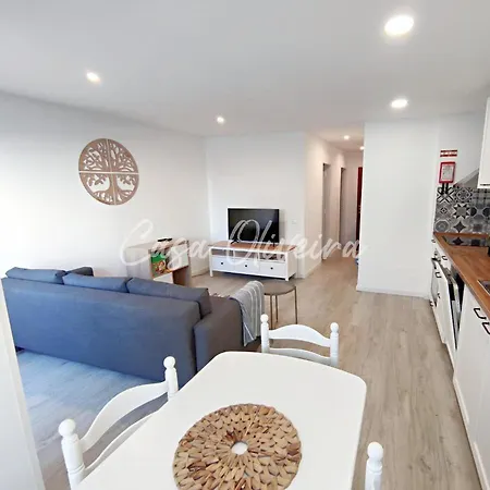 Apartament Casa Oliveira - Sunny 2-bed Retreat Steps From The