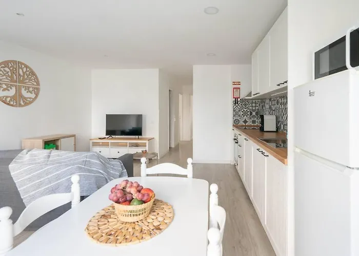 Casa Oliveira - Sunny 2-bed Retreat Steps From The Армасан-де-Пера