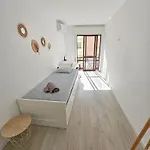 Casa Oliveira - Sunny 2-bed Retreat Steps From The * Armação de Pêra
